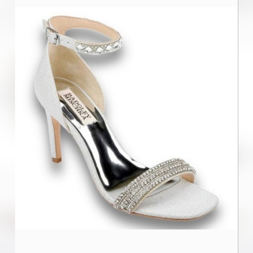 Badgley Mischka Urina Embellished Sandals NWOT Size 11 Silver